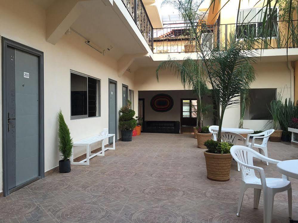 Oyo Hostel Oasis Centro Cerca Del Hospital Issste Hospital Jose Ma Morelos Cidade do México Exterior foto